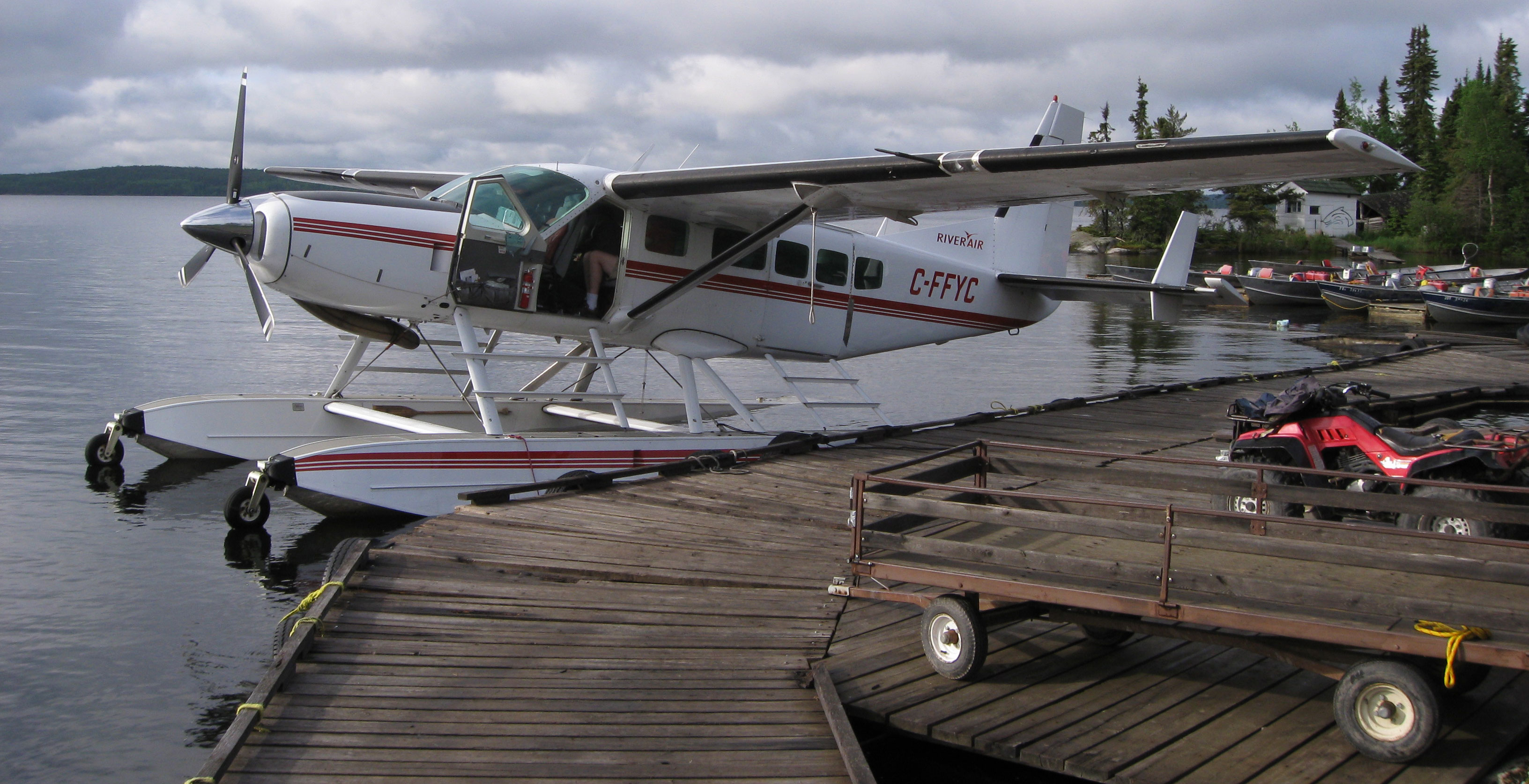 fly-in fishing boats and motors